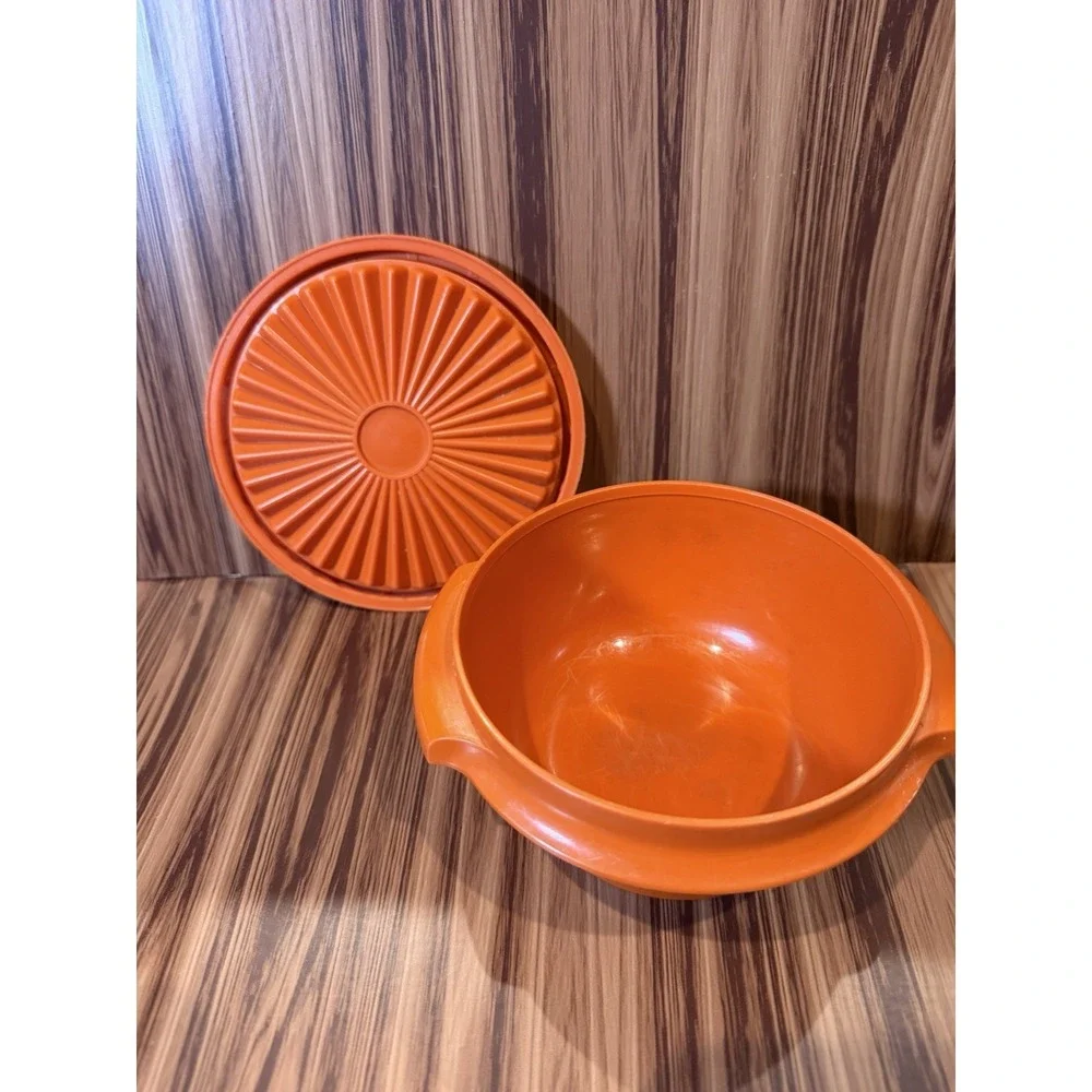 Tupperware vintage orange